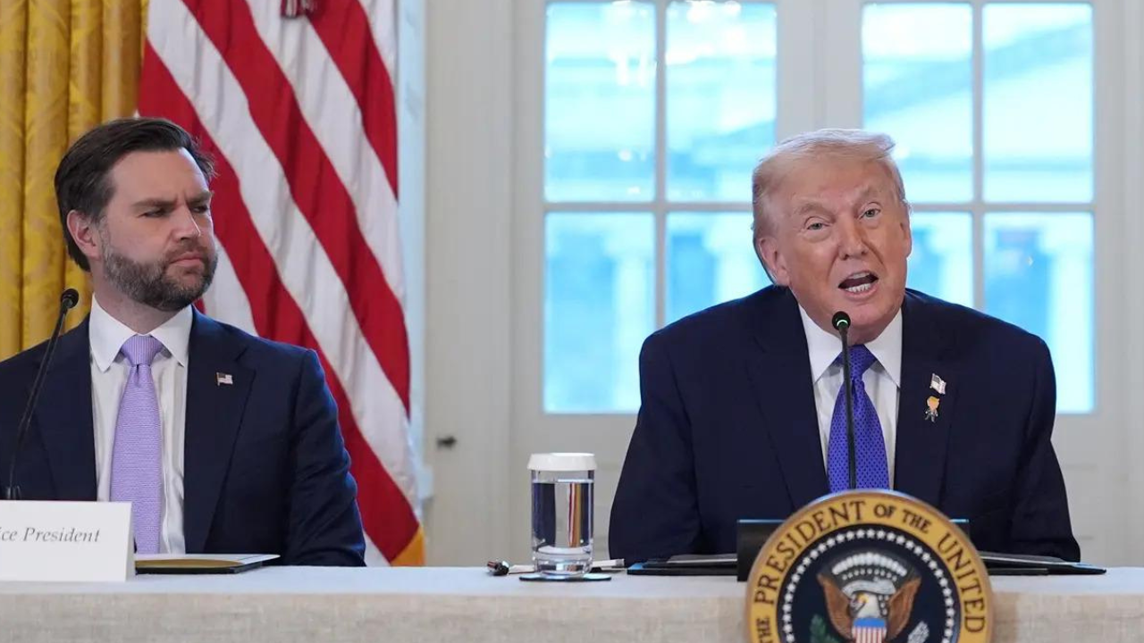 US-Iran Tensions Escalate: Delegation Heads to Pakistan Amid Trump’s Firm Stance